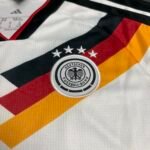 Kit Infantil Alemanha Home 2026 Manga Longa - Imagem 4