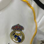Kit Infantil Real Madrid Home 2025-26 - Imagem 4