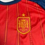 Kit Infantil Espanha Home 2026 Manga Longa - Imagem 3