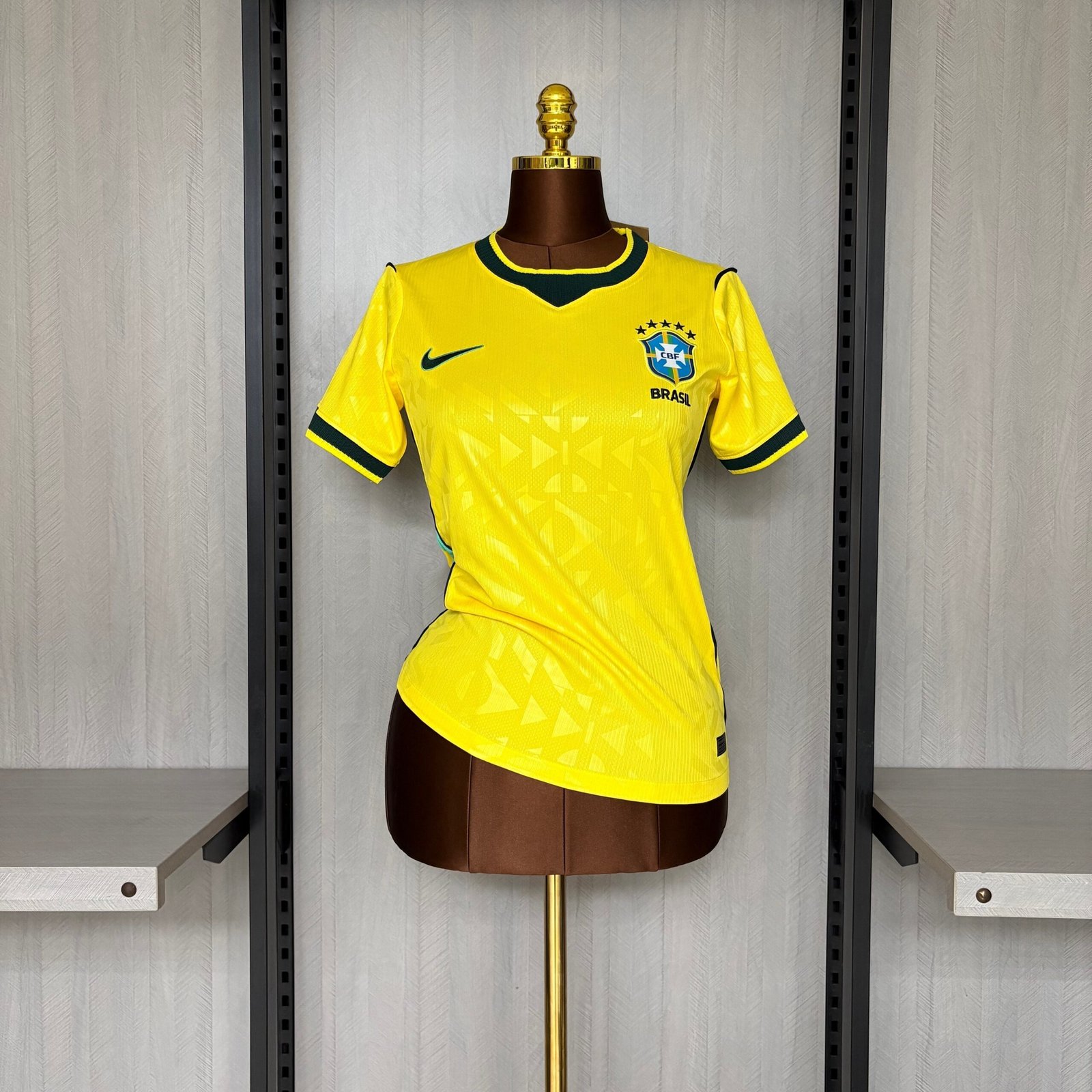 cd2feba9 Camisa Brasil Home Feminina 2026 - Imagem 1